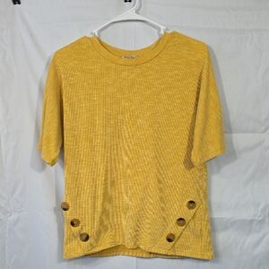 Lavish Yellow Button-Accent Women's Top Size Small (W621)